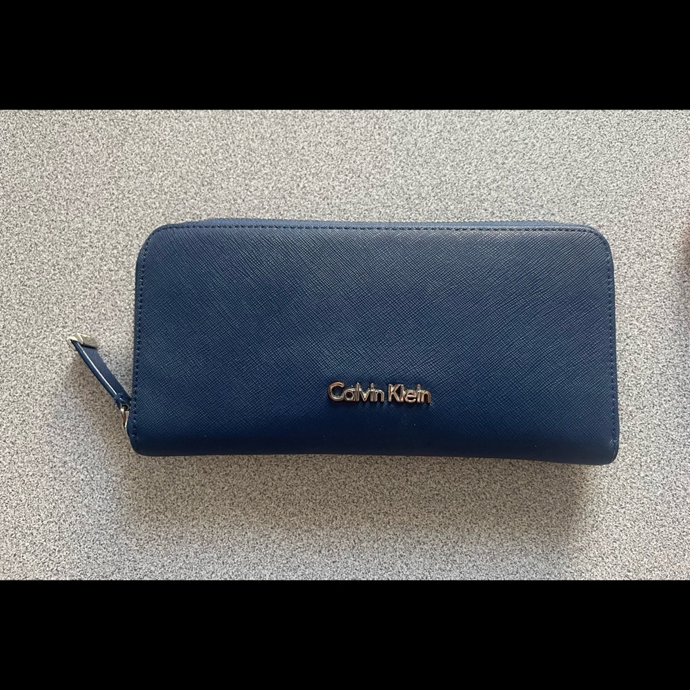 Calvin Klein Dark Blue Zippered Leather Wallet